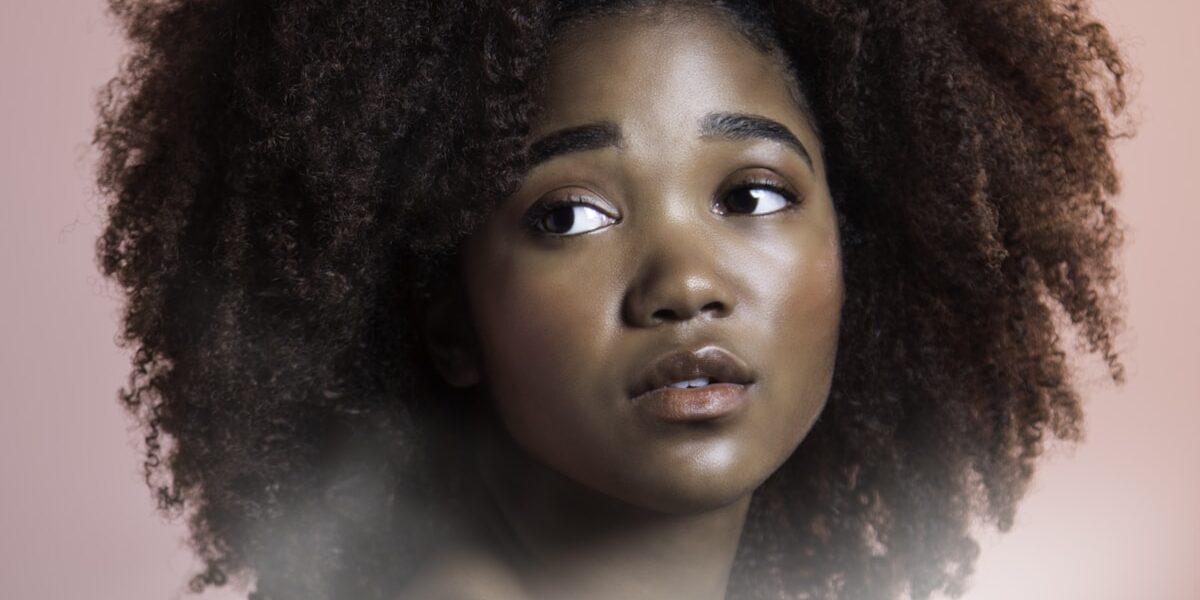 How to Manage Thick Hair With Thinning Shears and Layers